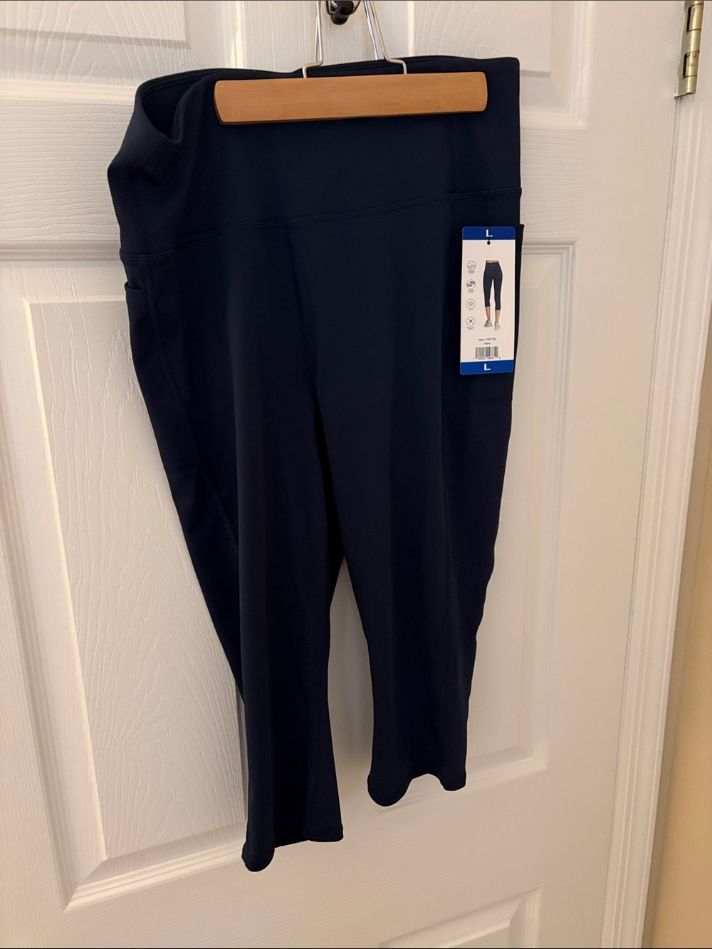 Women's sketcher go walk Navy Crop Active Leggings large. new